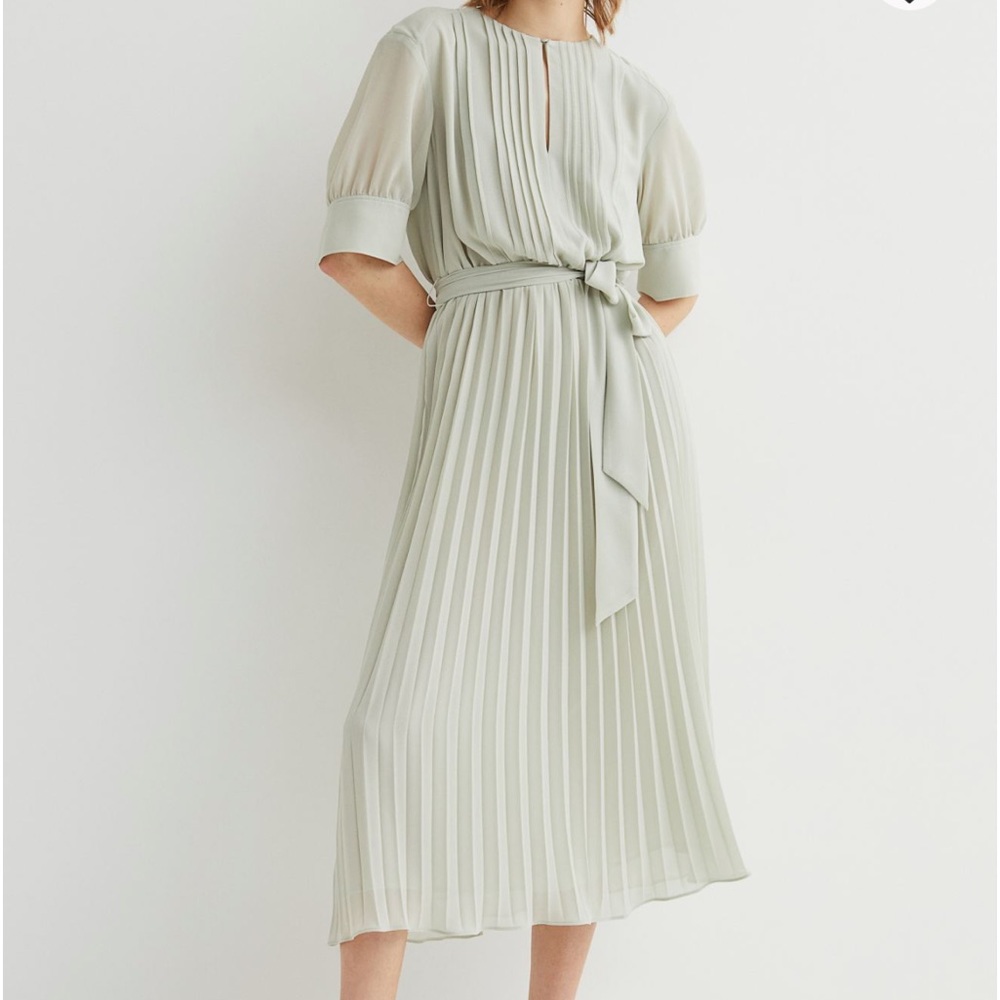 H&M Pleated Chiffon dress